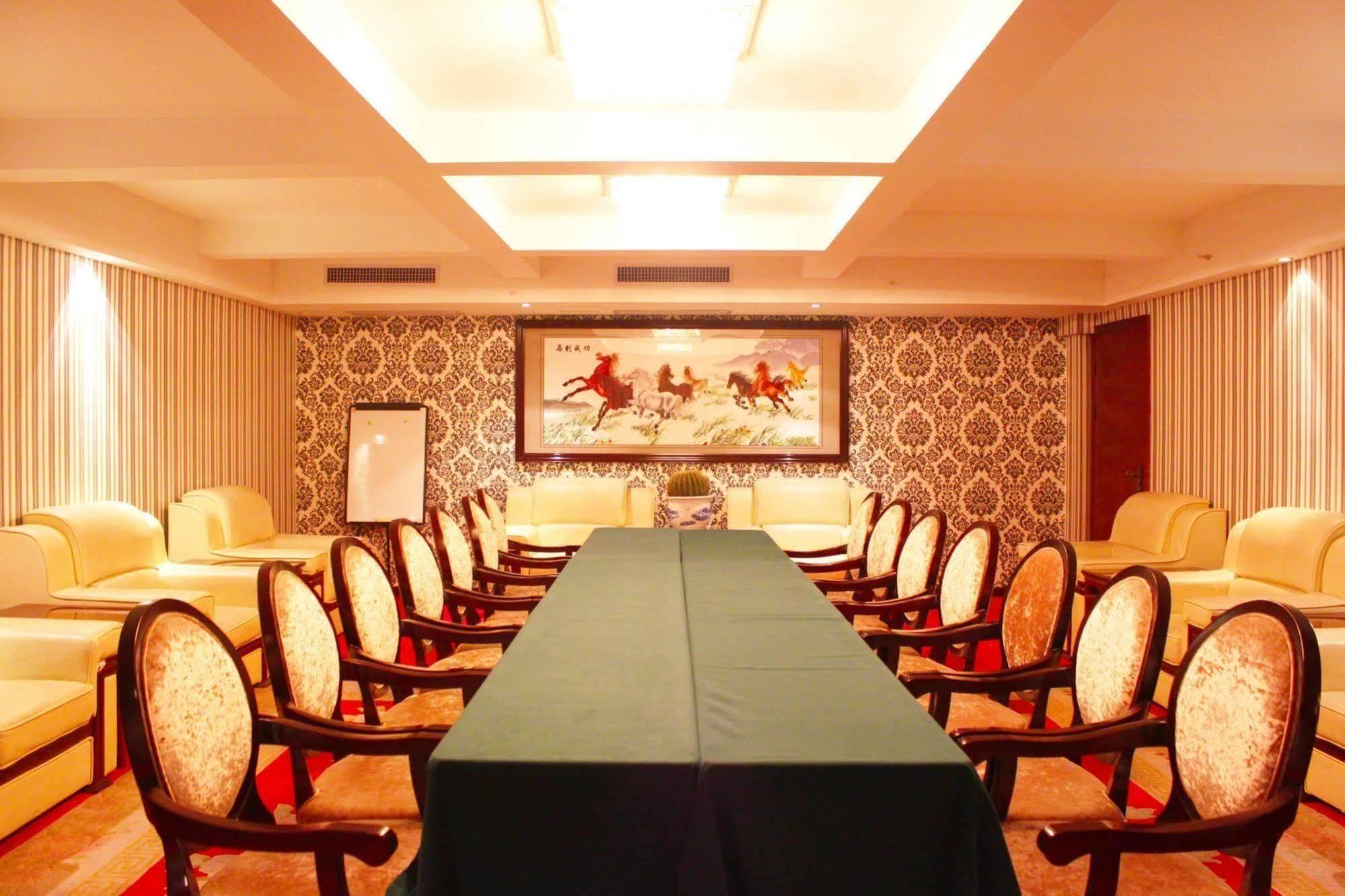 New Beacon Runfeng International Hotel Wuhan Extérieur photo