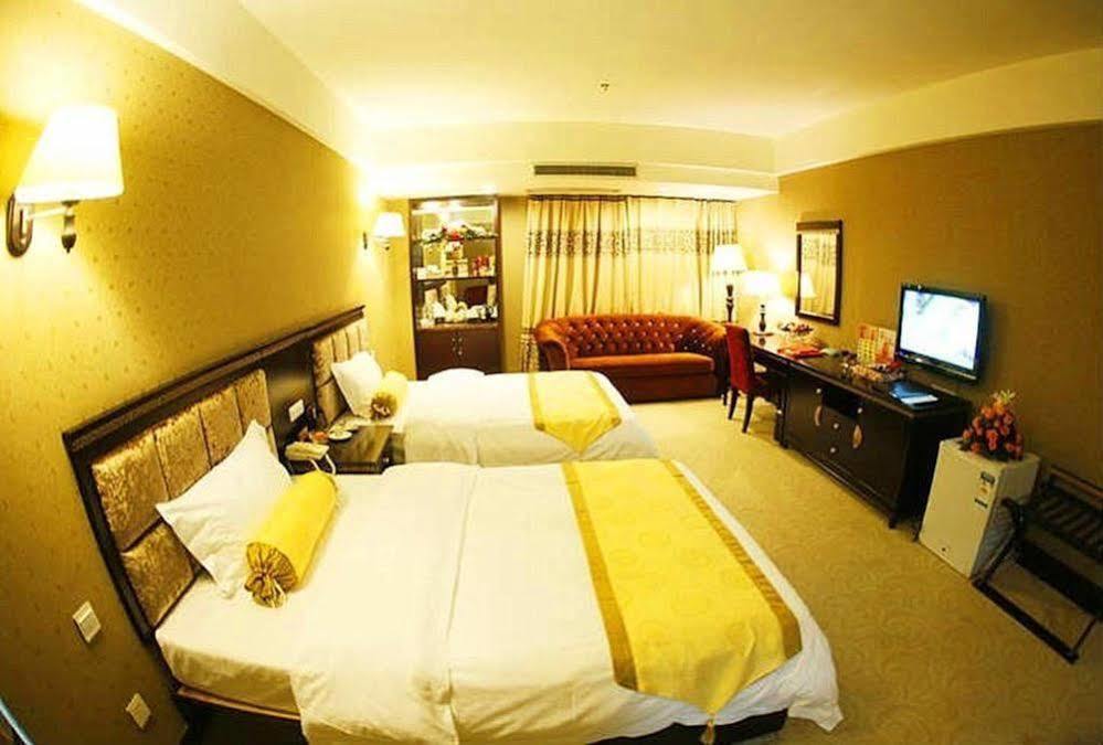 New Beacon Runfeng International Hotel Wuhan Extérieur photo