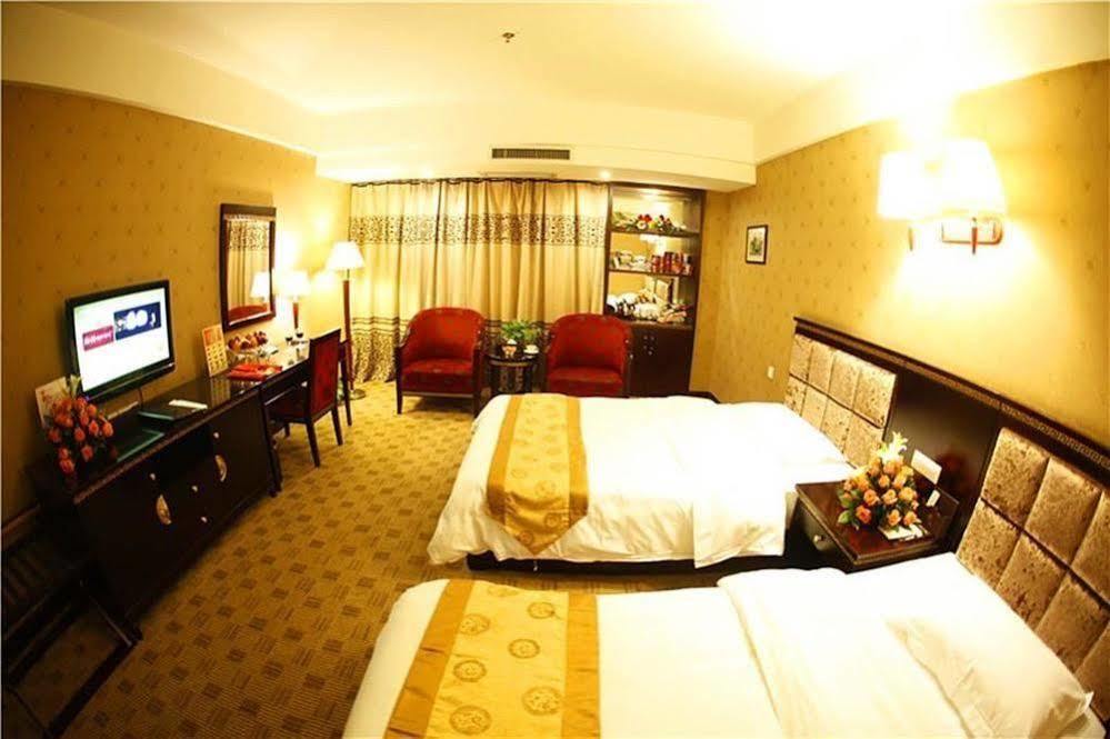 New Beacon Runfeng International Hotel Wuhan Extérieur photo