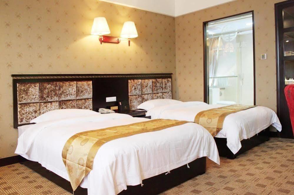 New Beacon Runfeng International Hotel Wuhan Extérieur photo