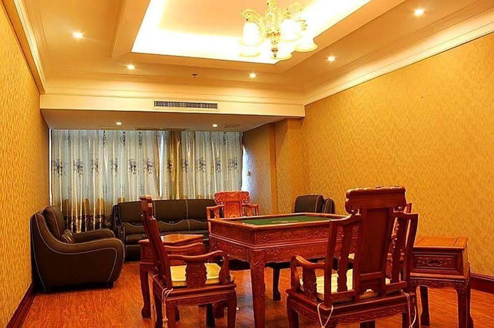New Beacon Runfeng International Hotel Wuhan Extérieur photo